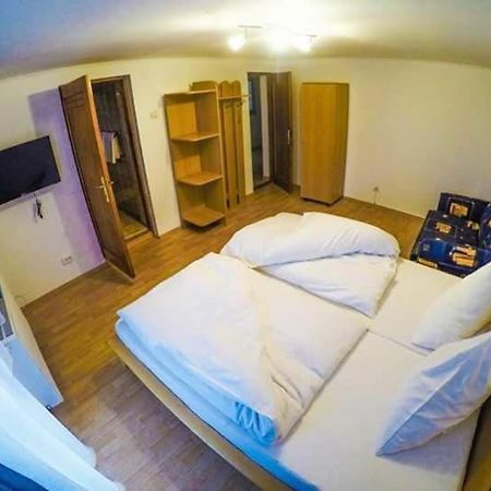 Casa Germana Hotel Lupeni  Bagian luar foto