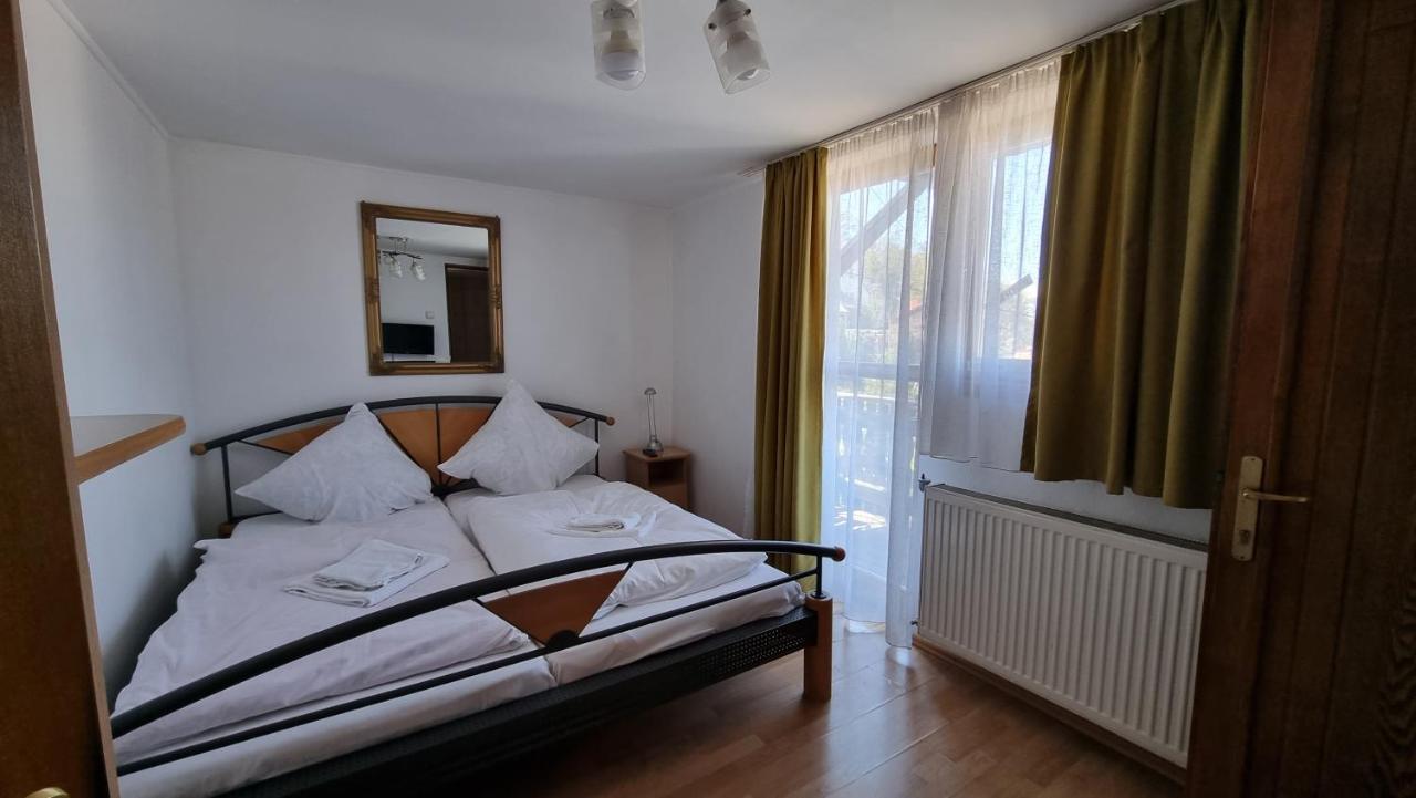 Casa Germana Hotel Lupeni  Bagian luar foto